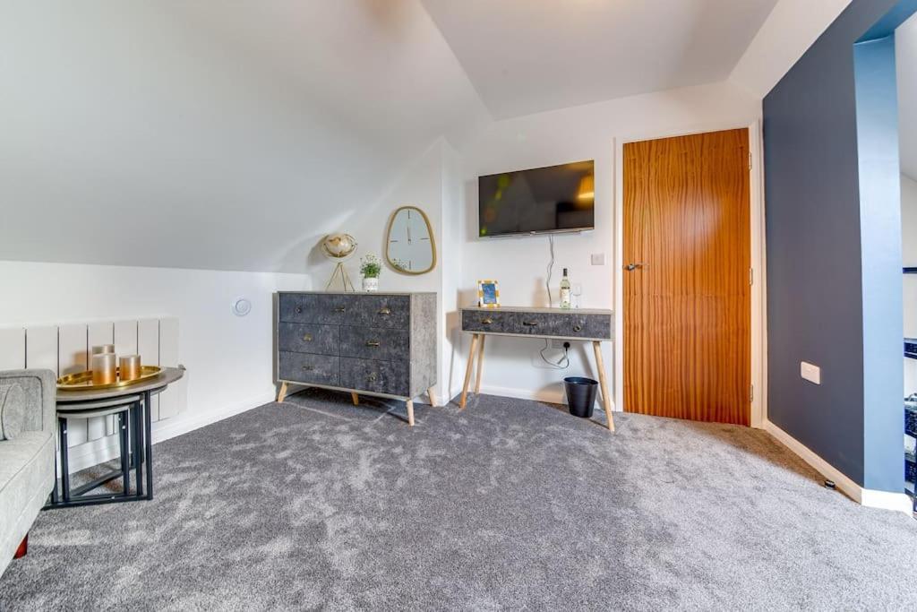 Bijou Booth House Loft Apartment *